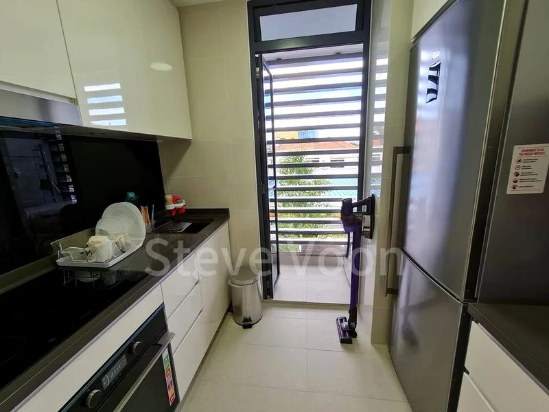 Common Room (Condo) for Rent in 183 Longhaus - Image 8