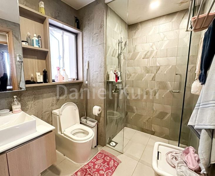 3 Bed Executive Condo for Sale in  The Vales - Image 5