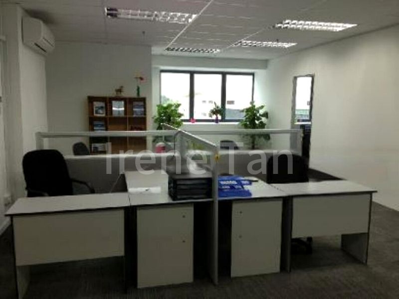 Light Industrial (B1) for Rent: Zervex - 1,200 Sq Ft Shop / Unit on Oldham Street - Image 6