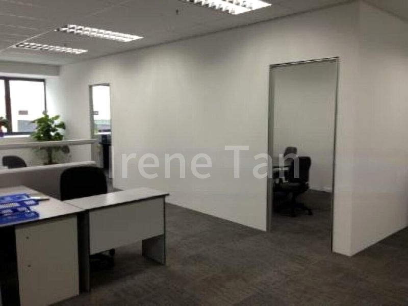 Light Industrial (B1) for Rent: Zervex - 1,200 Sq Ft Shop / Unit on Oldham Street - Image 5