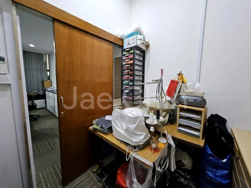 Light Industrial (B1) for Rent: Midview City - Image 5