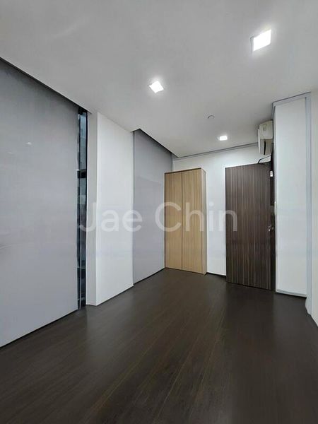 Light Industrial (B1) for Rent: Midview City - Image 2