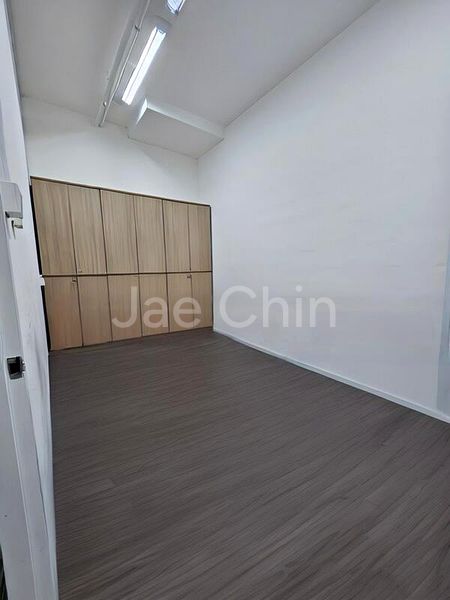 Light Industrial (B1) for Rent: Midview City - Image 13