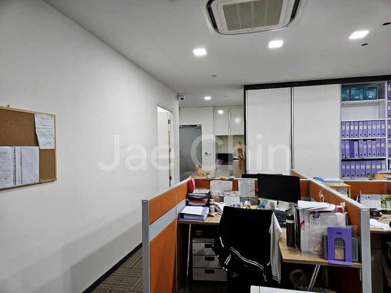 Light Industrial (B1) for Rent: Midview City - Image 12