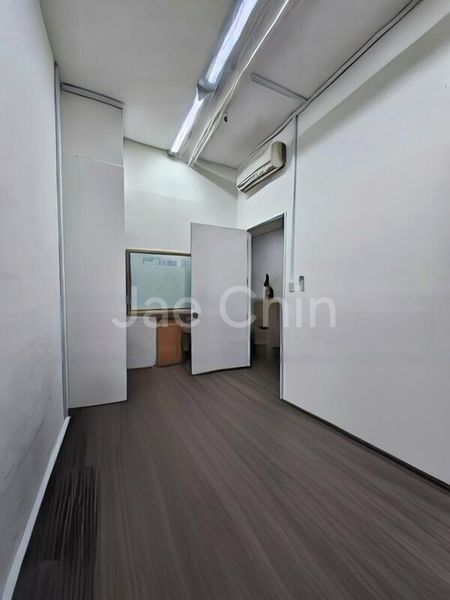 Light Industrial (B1) for Rent: Midview City - Image 14