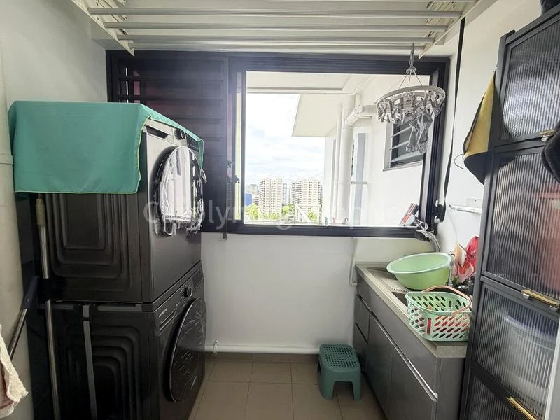 5 Room (5I) HDB for Sale in  293C Compassvale Crescent - Image 1