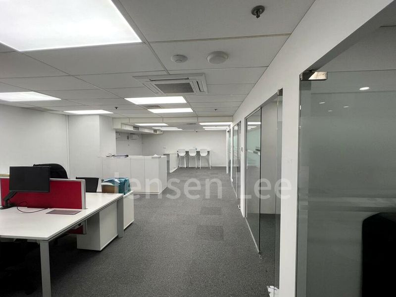 Office for Rent: International Plaza - Image 7