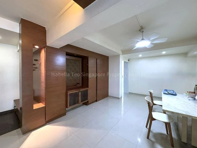 5 Room (5I) HDB for Sale in 179 Yung Sheng Road - Image 2