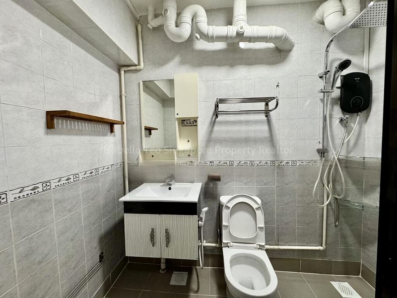 5 Room (5I) HDB for Sale in 179 Yung Sheng Road - Image 7