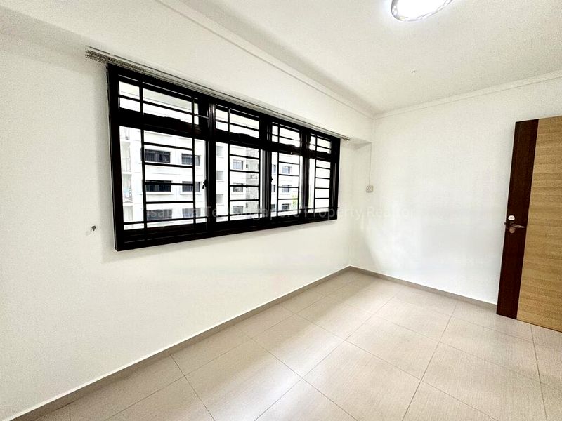 5 Room (5I) HDB for Sale in 179 Yung Sheng Road - Image 11