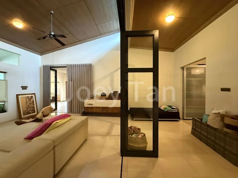 5 Bed Bungalow (Landed) for Sale in Tanah Merah Besar Lane - Image 11