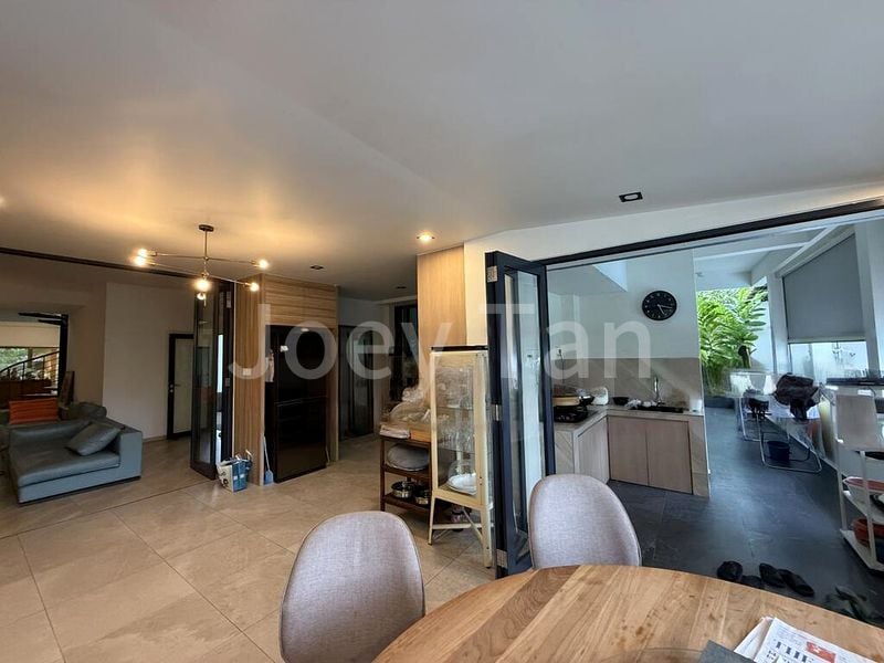 5 Bed Bungalow (Landed) for Sale in Tanah Merah Besar Lane - Image 16