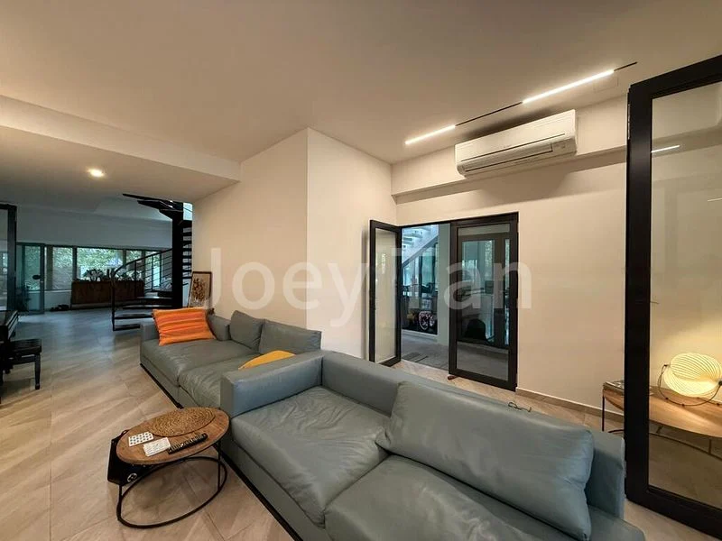 5 Bed Bungalow (Landed) for Sale in Tanah Merah Besar Lane - Image 12
