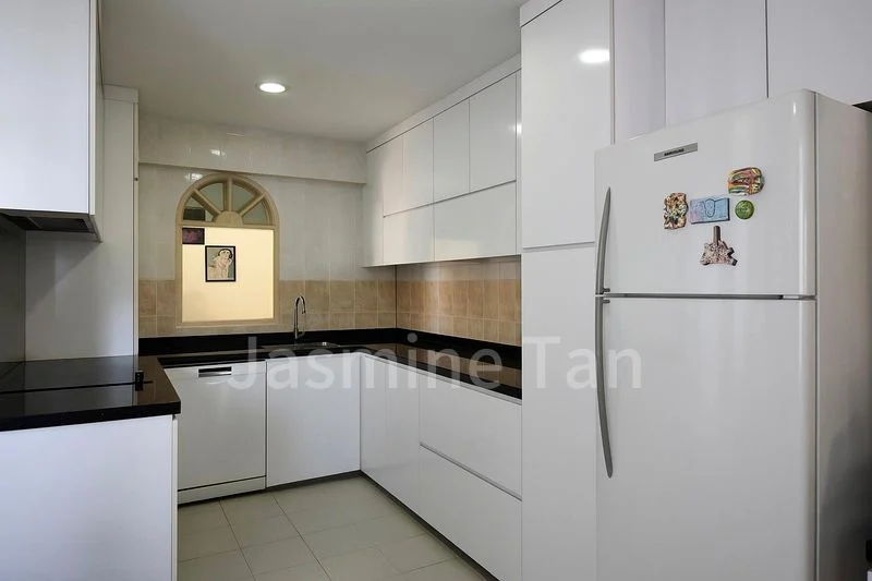 Executive HDB for Sale in 614 Yishun Street 61 - Image 6