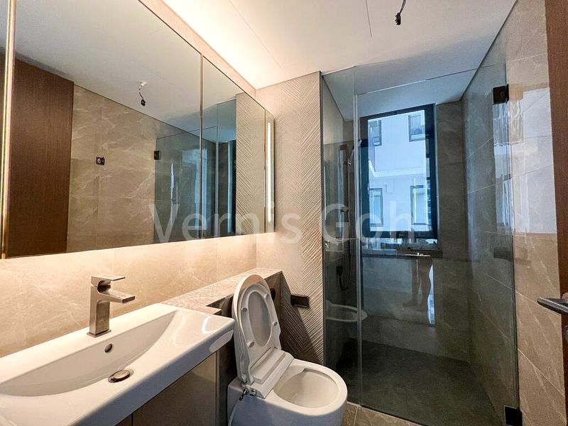 4 Bed Condo for Rent in Parc Esta - Image 8