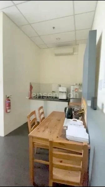 Light Industrial (B1) for Rent: Tradehub 21 - Image 3