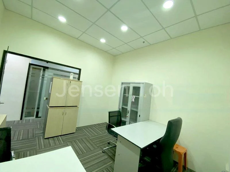 Light Industrial (B1) for Rent: Tradehub 21 - Image 4