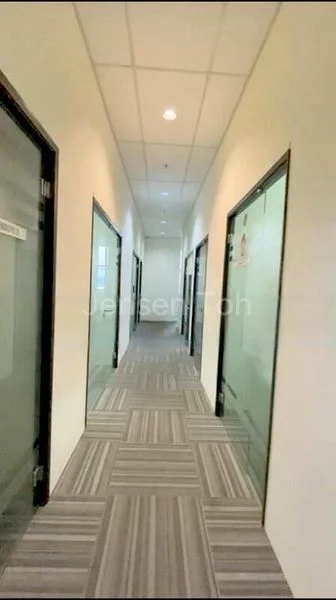 Light Industrial (B1) for Rent: Tradehub 21 - Image 1