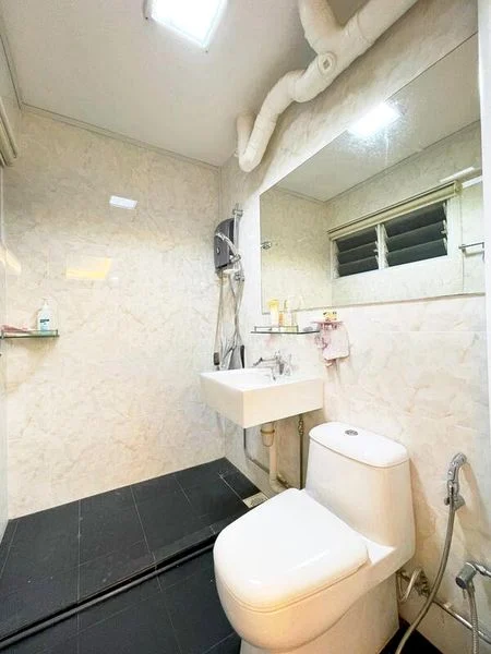 4 Room (4STD) HDB for Sale in  305 Yishun Central - Image 2