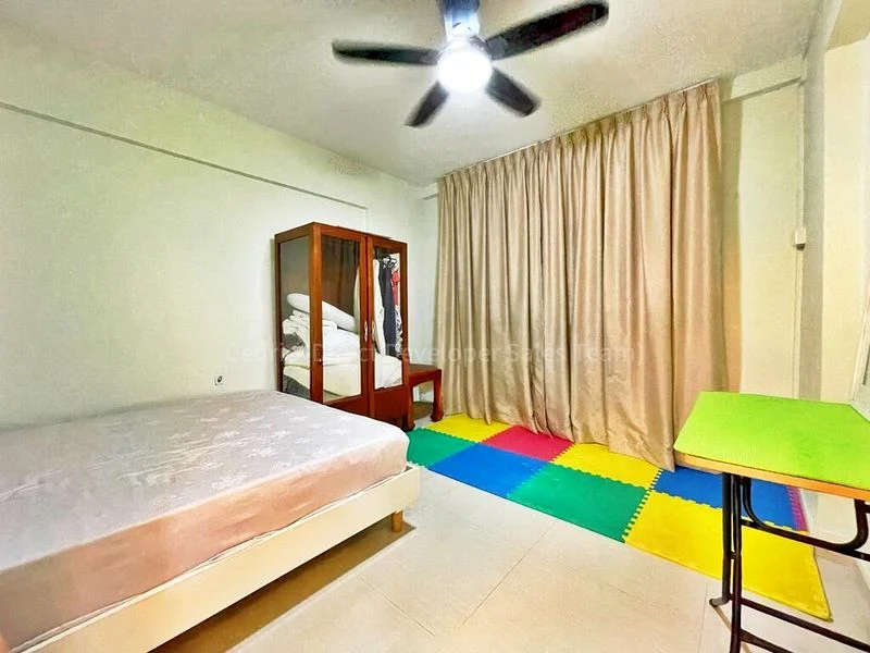 4 Room (4STD) HDB for Sale in  305 Yishun Central - Image 3