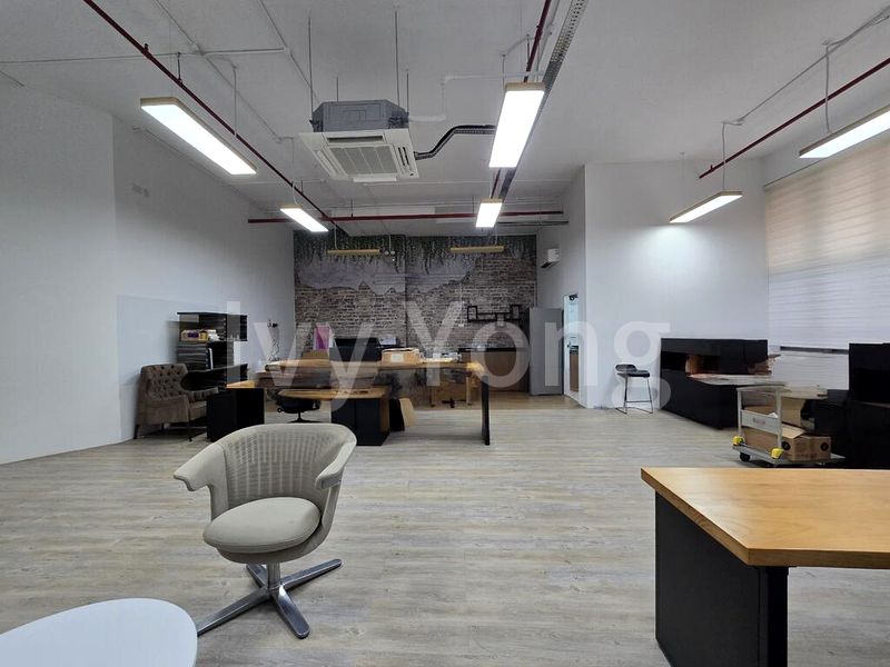 Light Industrial (B1) for Rent: Excalibur Centre - Image 5