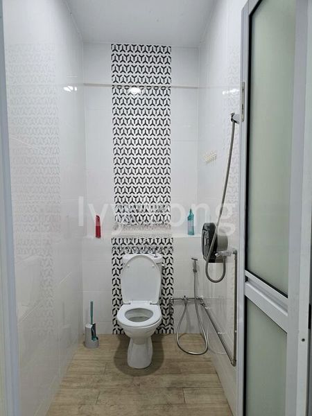 Light Industrial (B1) for Rent: Excalibur Centre - Image 3