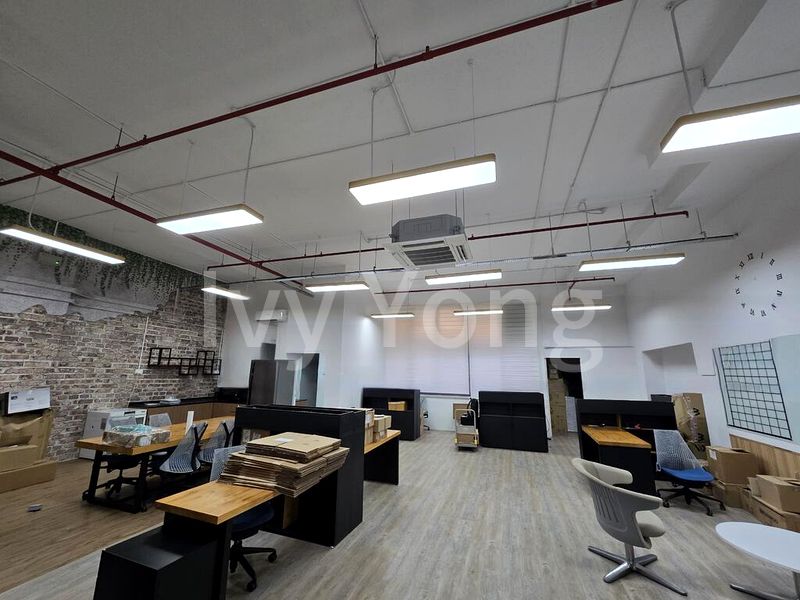 Light Industrial (B1) for Rent: Excalibur Centre - Image 7