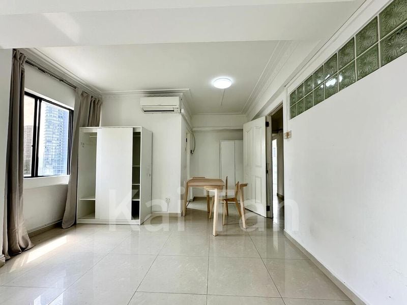 4 Bed Apartment (Condo) for Rent in  Lucky Plaza - Image 13