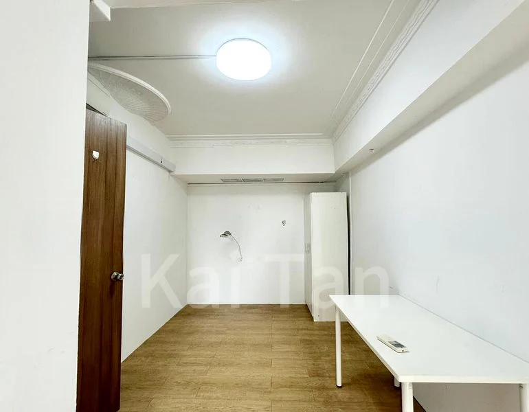 4 Bed Apartment (Condo) for Rent in  Lucky Plaza - Image 7