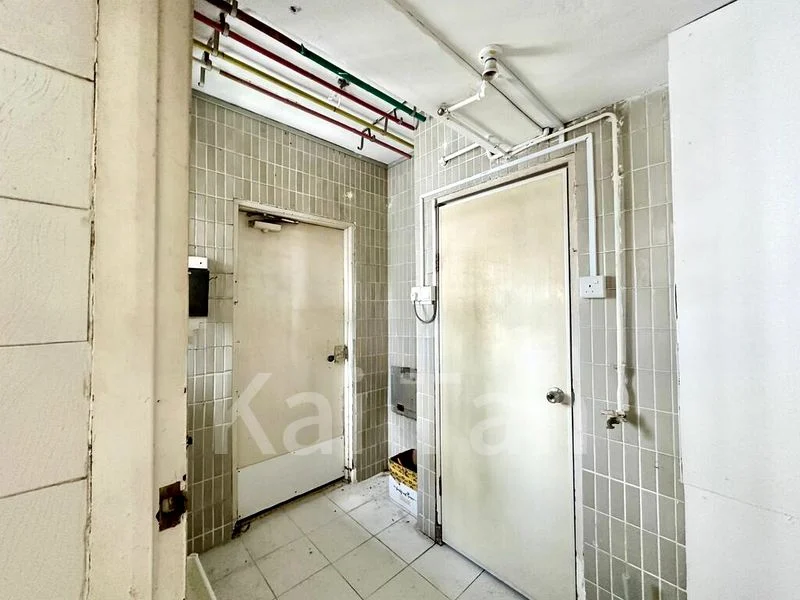 4 Bed Apartment (Condo) for Rent in  Lucky Plaza - Image 2