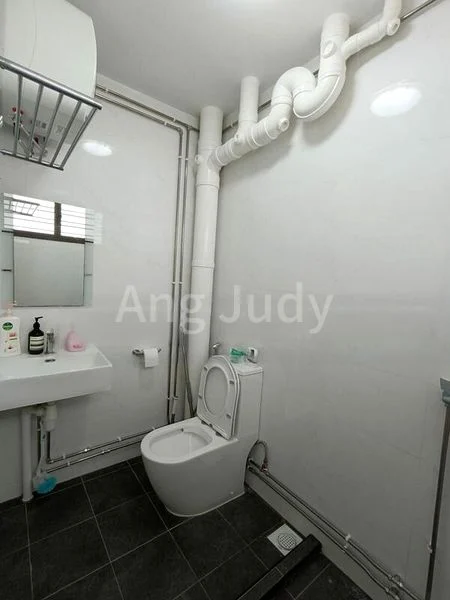 5 Room (5A) HDB for Rent in  530 Serangoon North Avenue 4 - Image 3