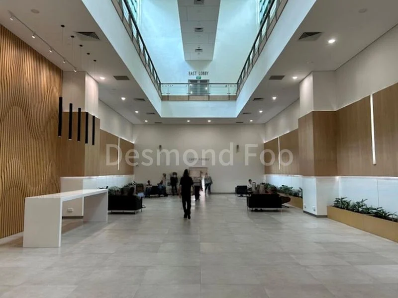 Light Industrial (B1) for Rent: Ground floor with face-loading bays; front entrance faces corporate main lobby. - Image 4