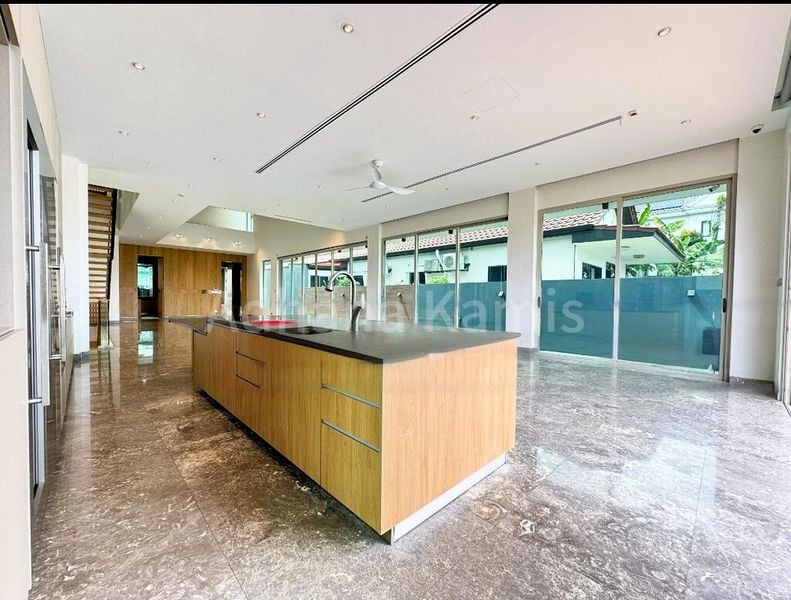 5 Bed Bungalow (Landed) for Sale in  Sembawang Hills Estate - Image 2