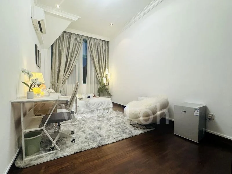 7 Bed Terraced House (Landed) for Rent in  Kew Vale - Image 2