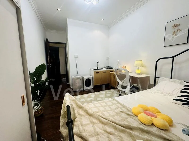 7 Bed Terraced House (Landed) for Rent in  Kew Vale - Image 5