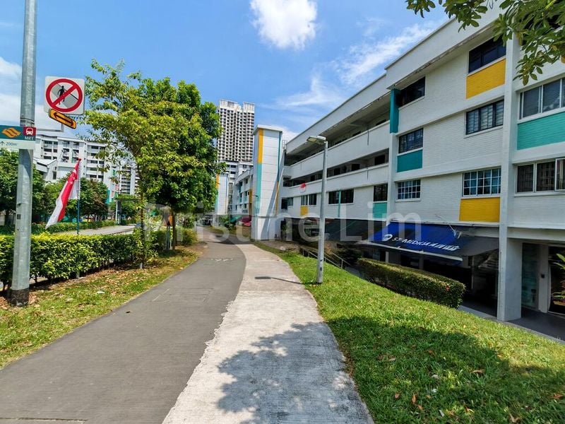 Shop / Shophouse for Sale: Medical clinic in Woodlands, near Marsiling MRT! Suitable for GP & Dental - Image 3