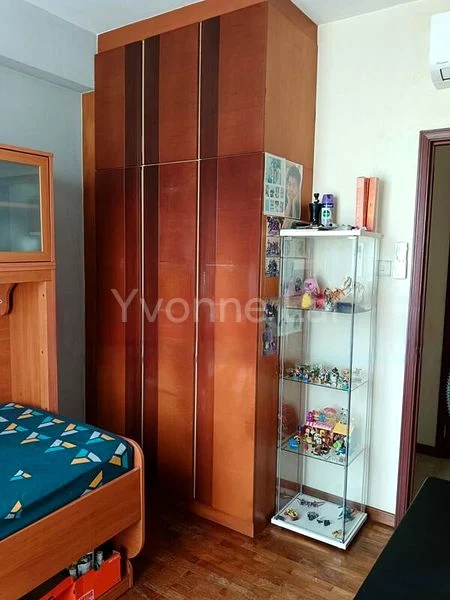 Common Room (Condo) for Rent in  Yishun Emerald - Image 9