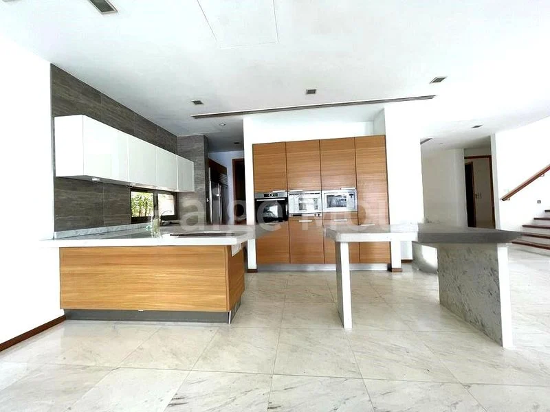 7 Bed Bungalow (Landed) for Rent in  Coral Island - Image 1