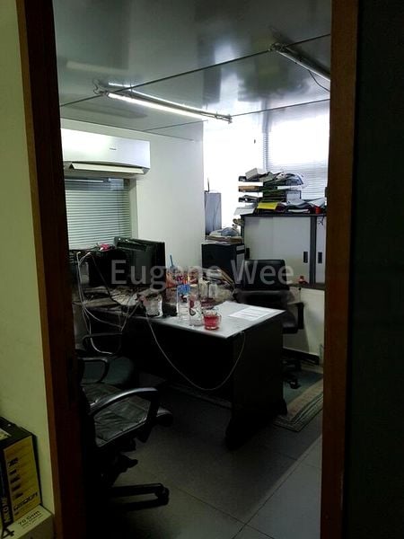 Light Industrial (B1) for Sale: UB One, 1,500 Sq Ft Unit on 1,000 Sq Ft Yard, 1,000 Sq Ft Mezzanine, on Bridge Road, UB2 - Image 4