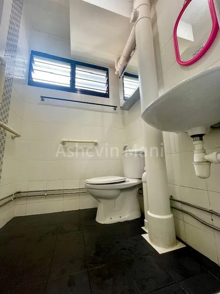 4 Room (4NG) HDB for Sale in  438 Ang Mo Kio Avenue 10 - Image 5