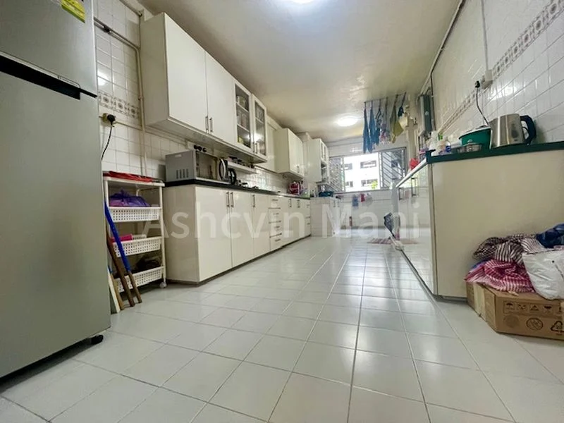 4 Room (4NG) HDB for Sale in  438 Ang Mo Kio Avenue 10 - Image 4