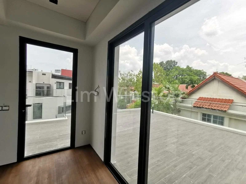 6 Bed Semi-Detached House (Landed) for Rent in  Chancery Lane - Image 5