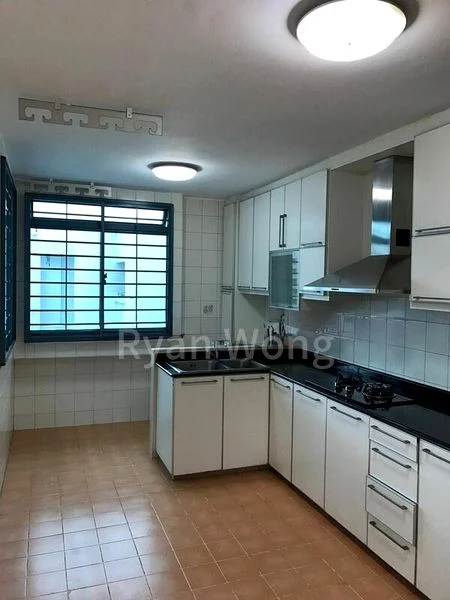 5 Room (5I) HDB for Rent in  184 Edgefield Plains - Image 2