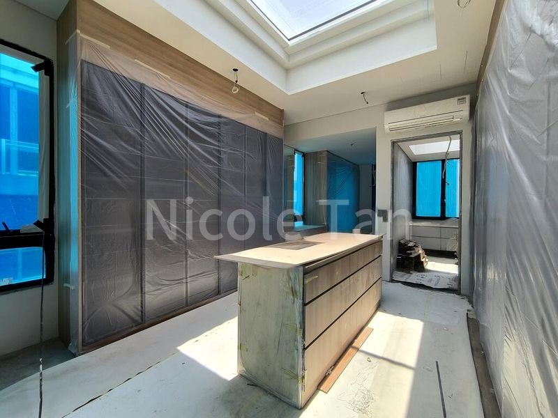 7 Bed Bungalow (Landed) for Sale in  Tembeling Villas - Image 9