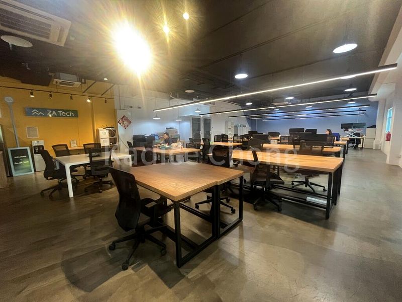 Office for Rent: 991 Alexandra - Image 3