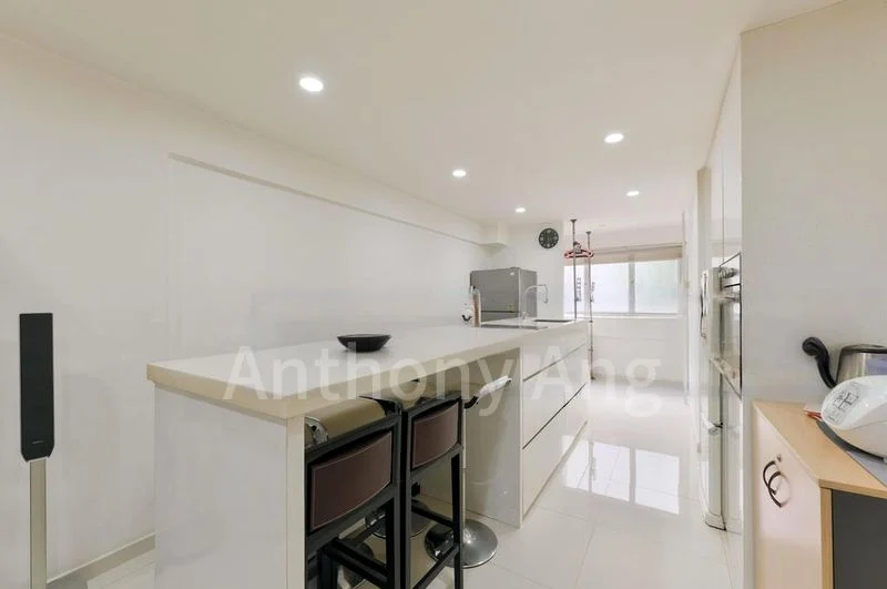 3 Room (3S) HDB for Sale in  110 Yishun Ring Road - Image 3