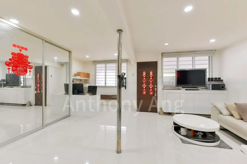 3 Room (3S) HDB for Sale in  110 Yishun Ring Road - Image 4