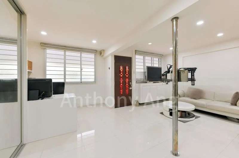 3 Room (3S) HDB for Sale in  110 Yishun Ring Road - Image 1