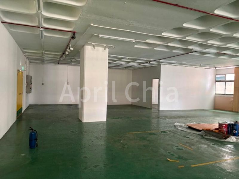 Light Industrial (B1) for Sale: Valiant Industrial Building - Image 4