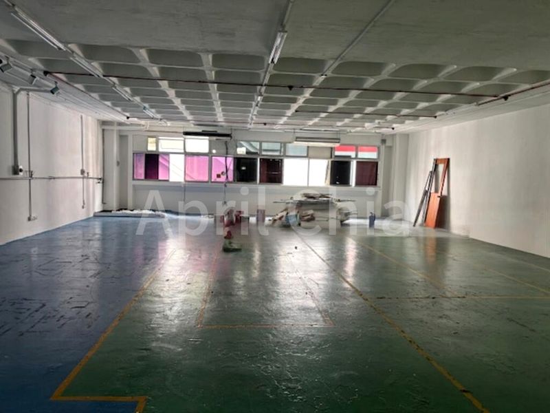 Light Industrial (B1) for Sale: Valiant Industrial Building - Image 2